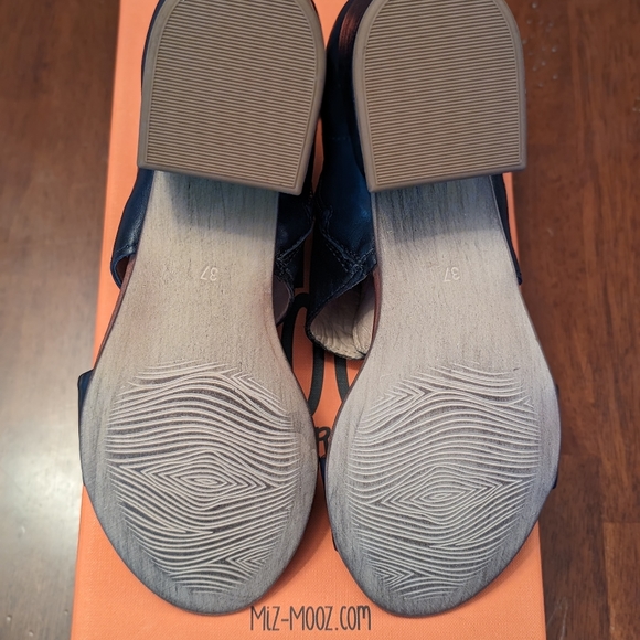 Miz Mooz Brennan Heeled Sandals NIB - Picture 6 of 8